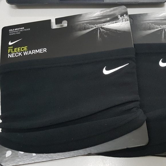 Nike Black Fleece Neck Warmer Face Mask Gaiter NWT - Picture 4 of 4